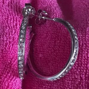 🌸🤍🌸 Sterling Silver Hoops with Crystals 🌸🤍🌸